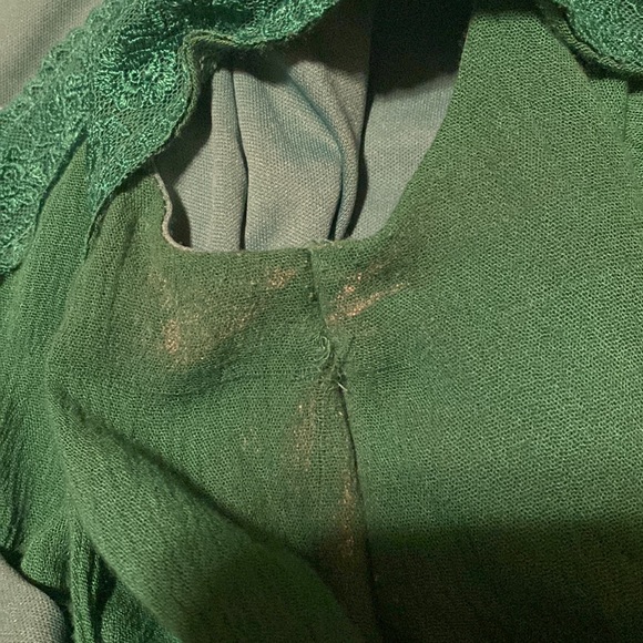 bell sleeved cropped emerald green crop top with lace detailing - Picture 4 of 5